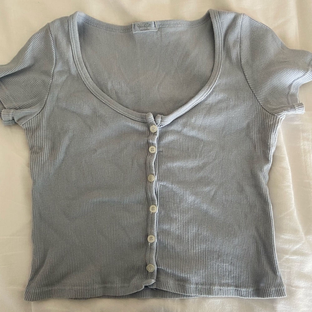 Brandy Melville jGalt crop top